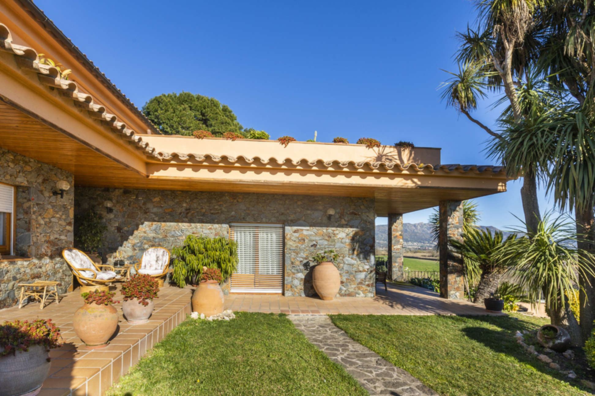 Near to Peralada, house for sale with panoramic views