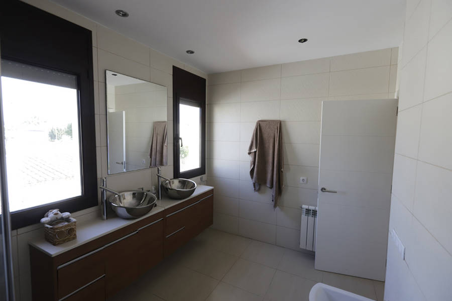 Empuriabrava, house for sale in a contemporary style, near the center