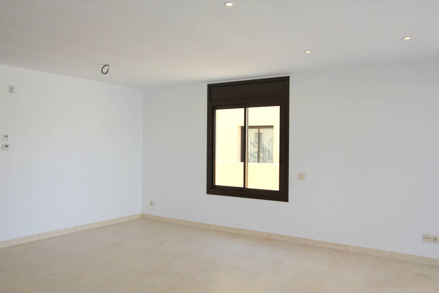 Empuriabrava, New promotion of detached house with pool and garage