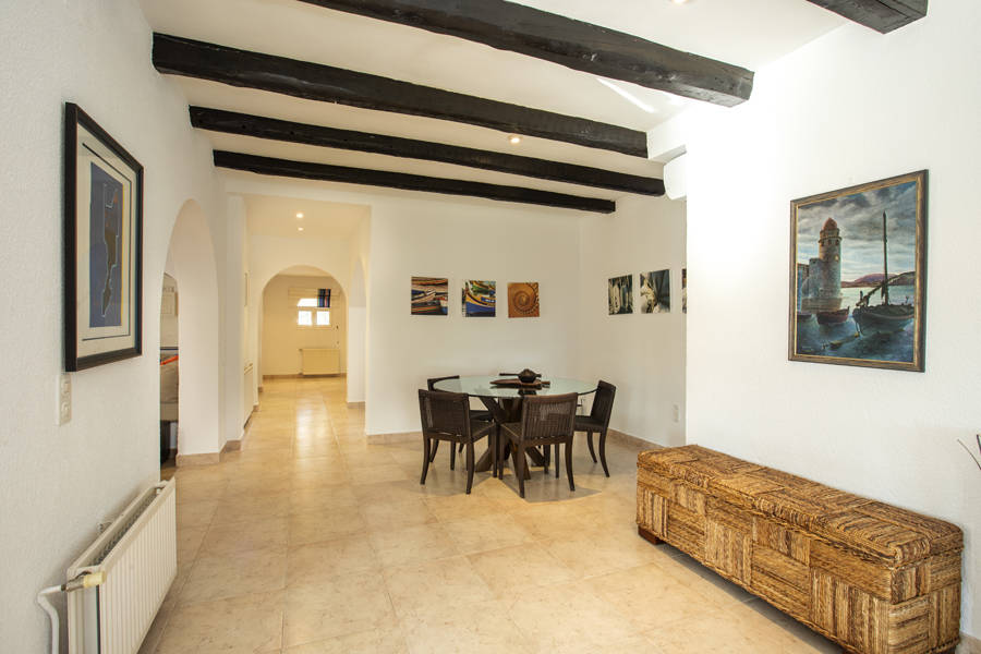 Charming Villa on a wide canal for sale in Empuriabrava