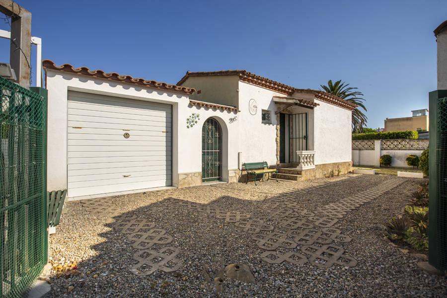House 150 meters from the beach of Empuriabrava