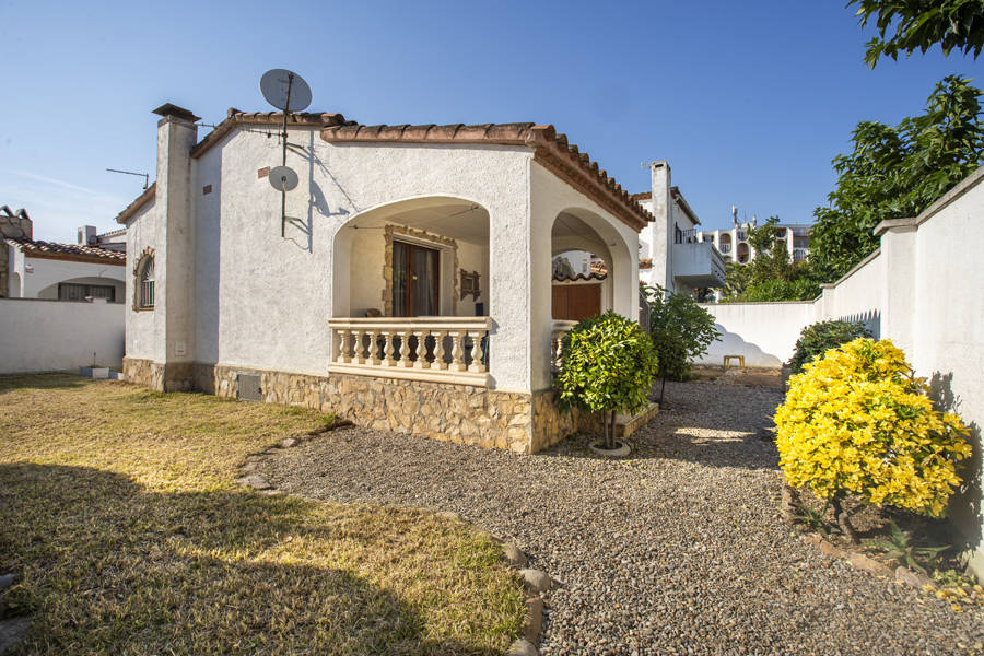 House 150 meters from the beach of Empuriabrava