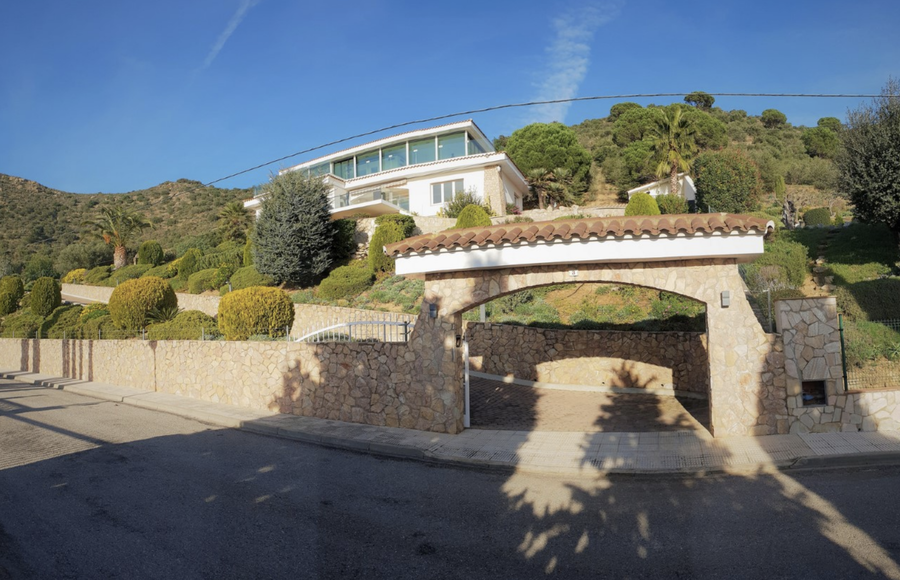 Wunderschönes Villa mit fabelhaftem Panoramablick über die Bucht von Roses und das Empordà