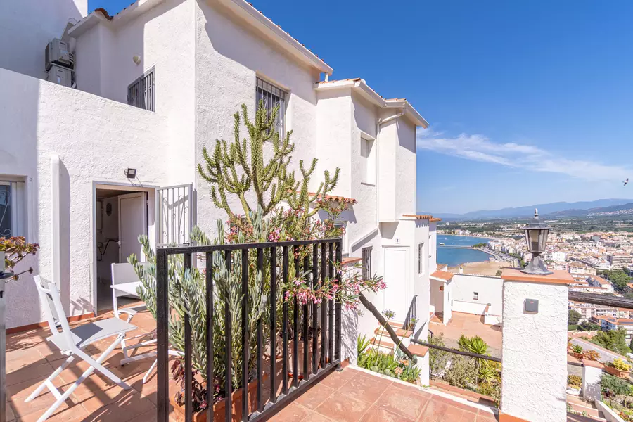 En venta Pequeña joya con impresionantes vistas de la Bahía de Roses