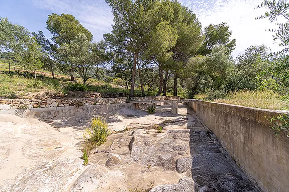 Spectacular property for sale in Palau-Saverdera.