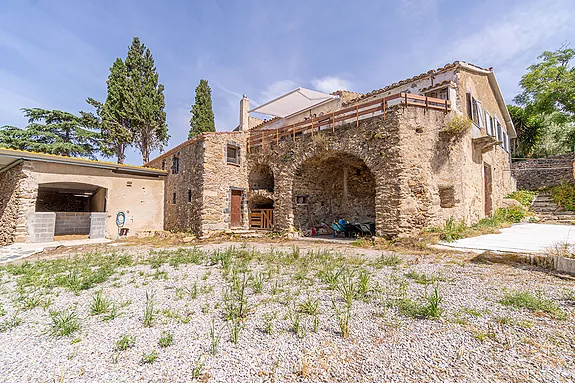 Spectacular property for sale in Palau-Saverdera.