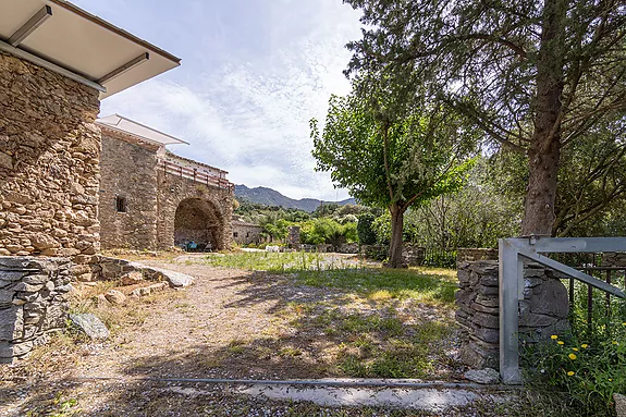 Spectacular property for sale in Palau-Saverdera.