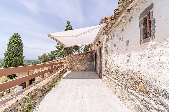 Spectacular property for sale in Palau-Saverdera.