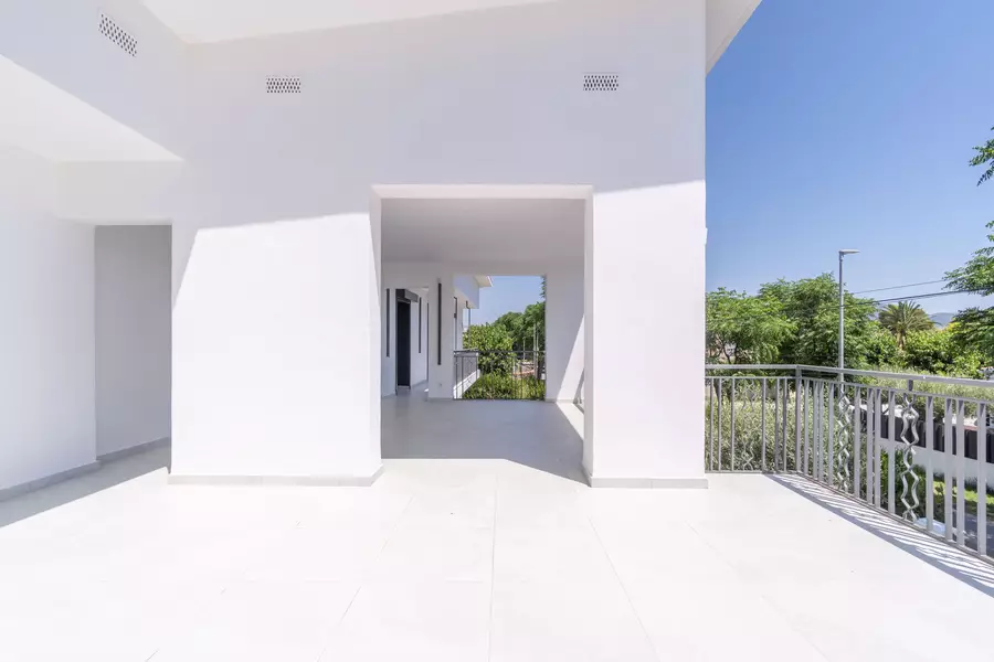 INVERSORES, Casa con 8 habitaciones, 6 baños, 2 piscinas y licencia turística.