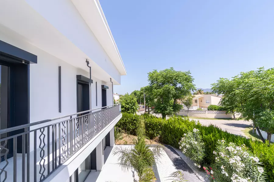 INVERSORES, Casa con 8 habitaciones, 6 baños, 2 piscinas y licencia turística.