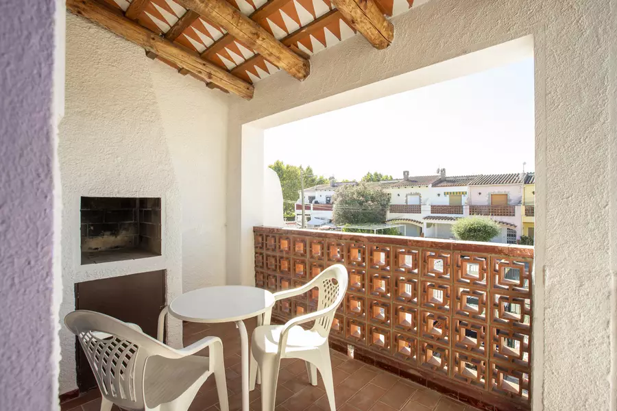 Apartment with community pool in Empuriabrava