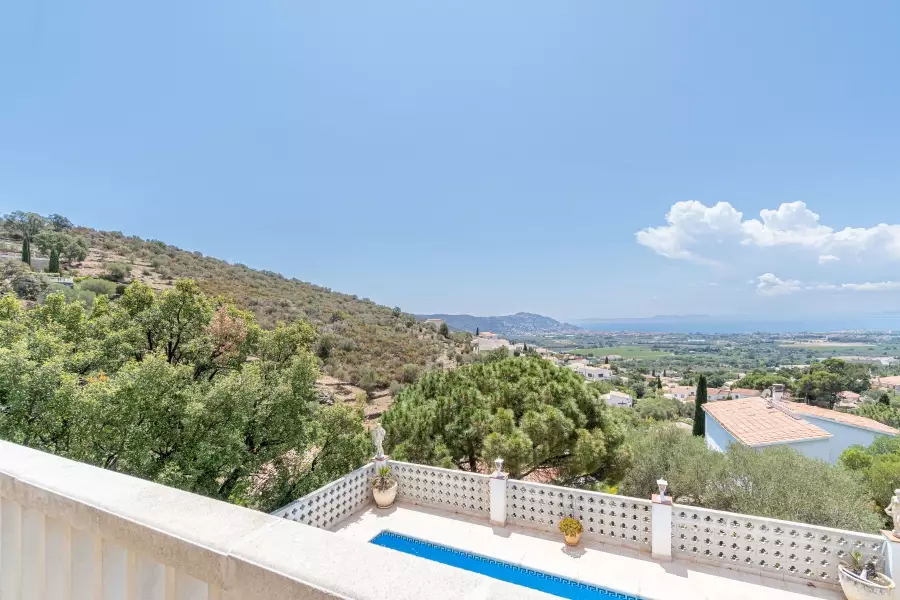 Casa amb vistes espectaculars a la Badia de Roses