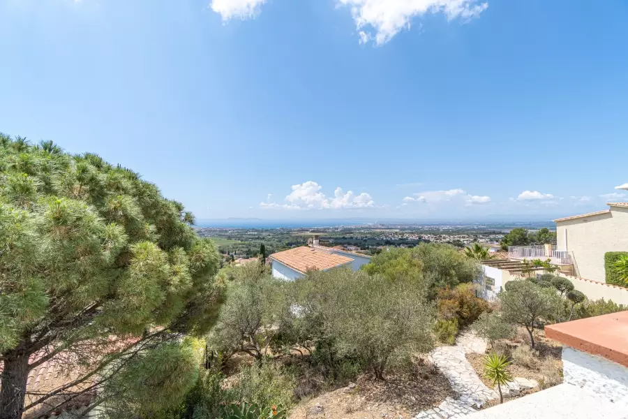 Casa amb vistes espectaculars a la Badia de Roses