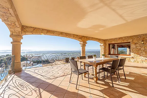 Magnifique maison avec des vues spectaculaires sur la baie de Roses