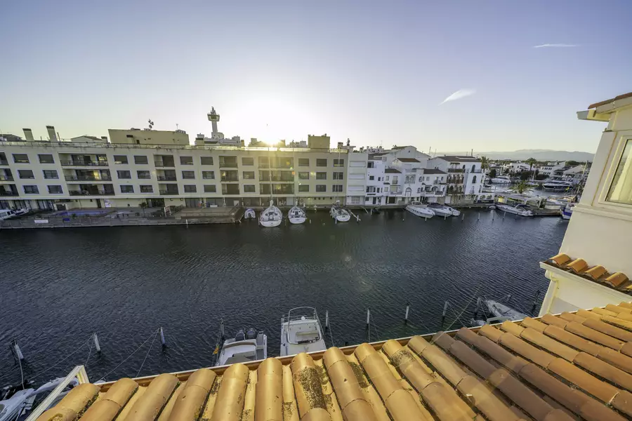 Mooi appartement op 350 meter van het strand, Empuriabrava! Ontdek het!