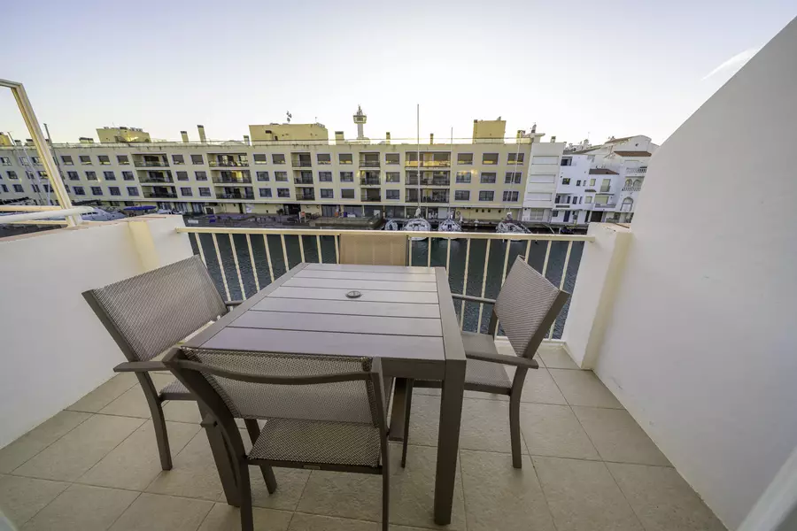 Mooi appartement op 350 meter van het strand, Empuriabrava! Ontdek het!