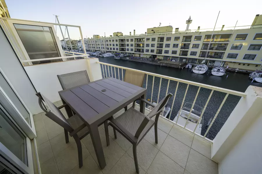 Mooi appartement op 350 meter van het strand, Empuriabrava! Ontdek het!