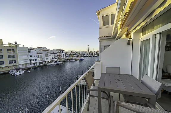 Hermoso apartamento a 350 m de la playa, Empuriabrava. ¡ Descúbrelo!