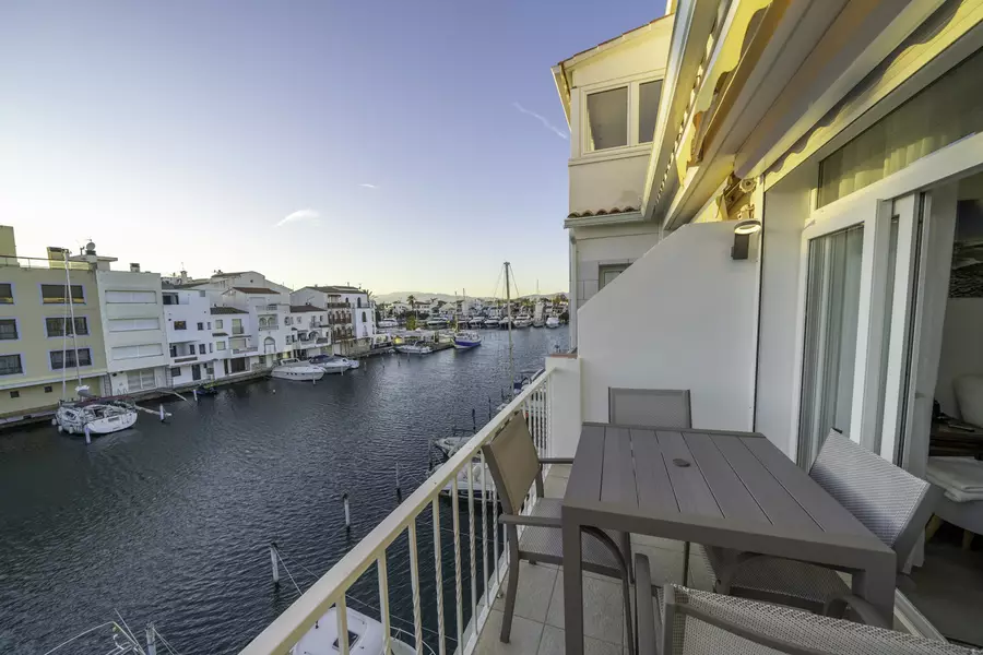 Mooi appartement op 350 meter van het strand, Empuriabrava! Ontdek het!