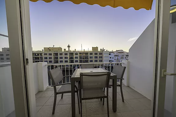 Hermoso apartamento a 350 m de la playa, Empuriabrava. ¡ Descúbrelo!