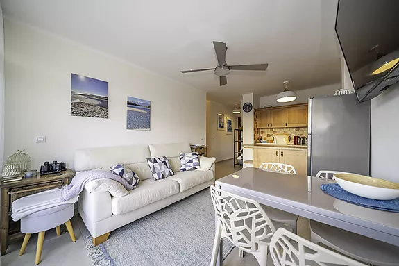 Bel appartement à 350 m de la plage, Empuriabrava! Découvrez-le!