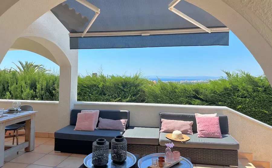 En venta: ¡Casa de lujo en Roses con vistas al mar y una zona exterior espectacular!