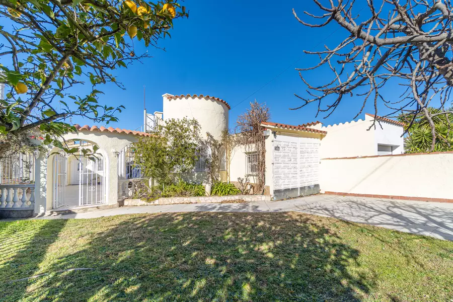 Maison dans l'un des meilleurs canaux d'Empuriabrava.