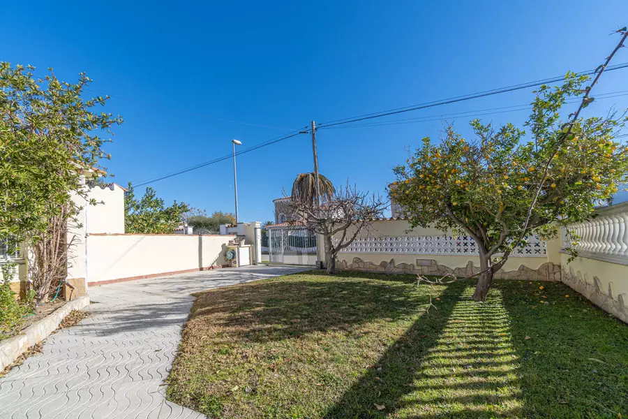 Maison dans l'un des meilleurs canaux d'Empuriabrava.