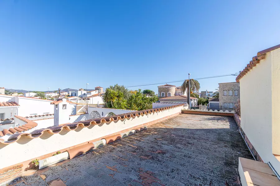 Maison dans l'un des meilleurs canaux d'Empuriabrava.