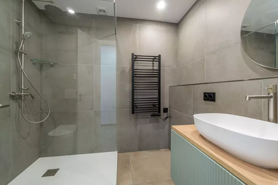 Casa moderna de lujo en Empuriabrava: Confort y Estilo con Hammam y piscina.